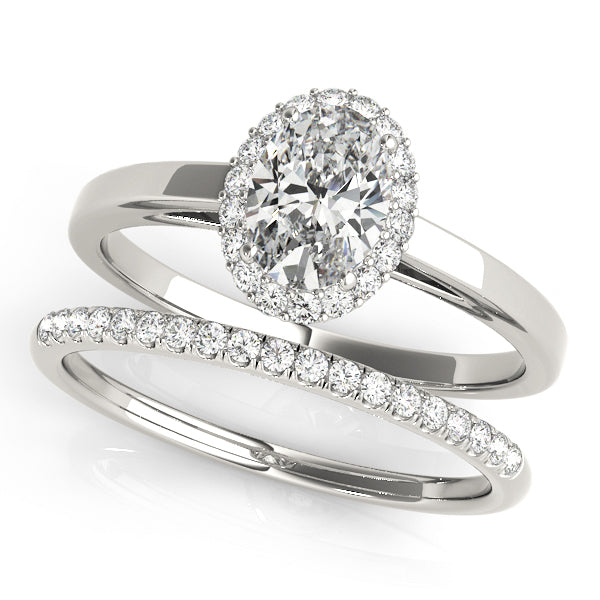 18K White Gold Oval Diamond Engagement Ring with Halo