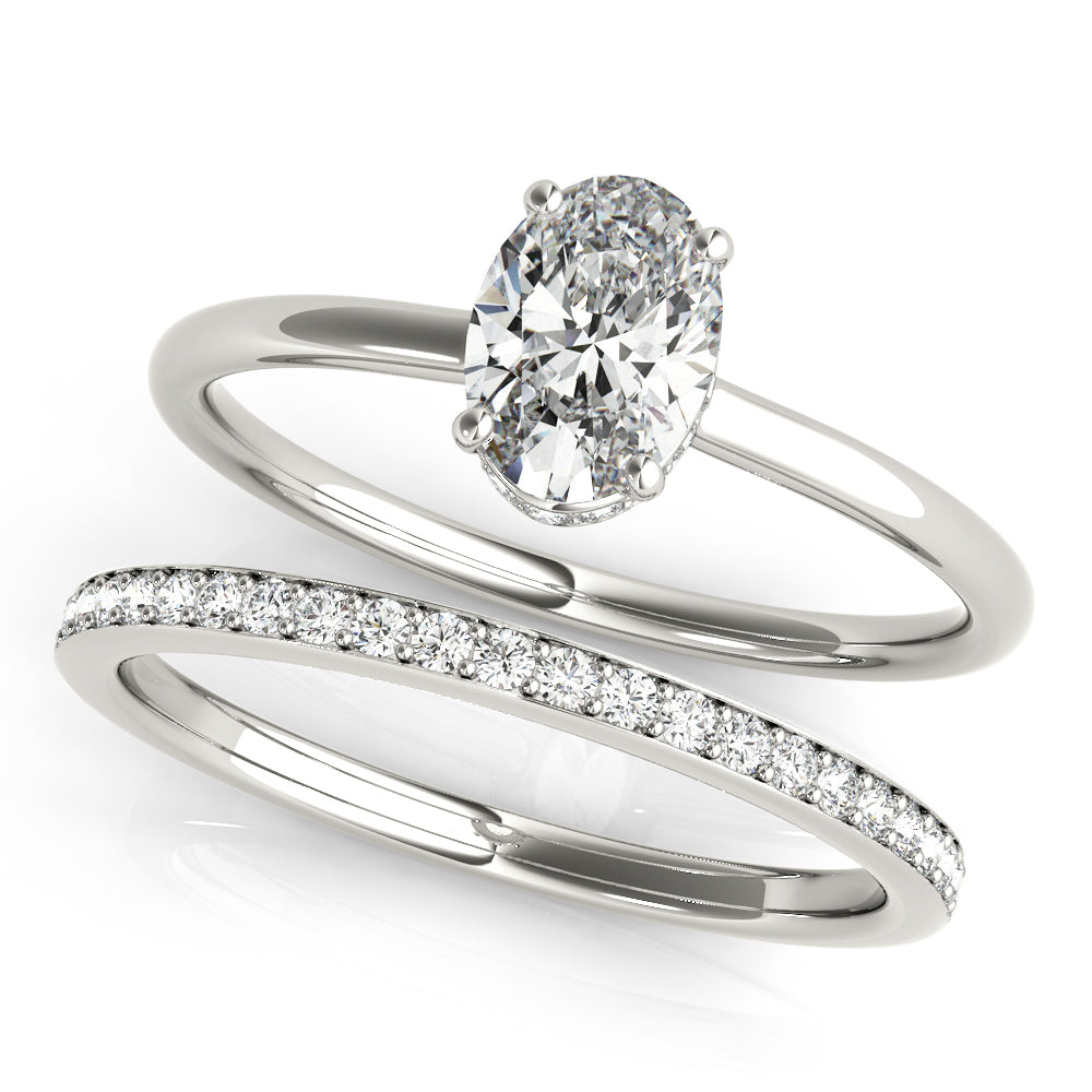 18K White Gold Oval Diamond Engagement Ring with Halo