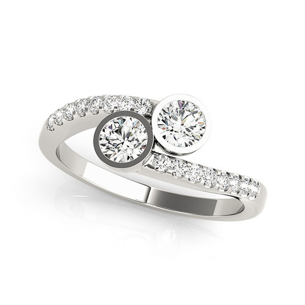 18K White Gold Multi-Diamond Fashion Ring